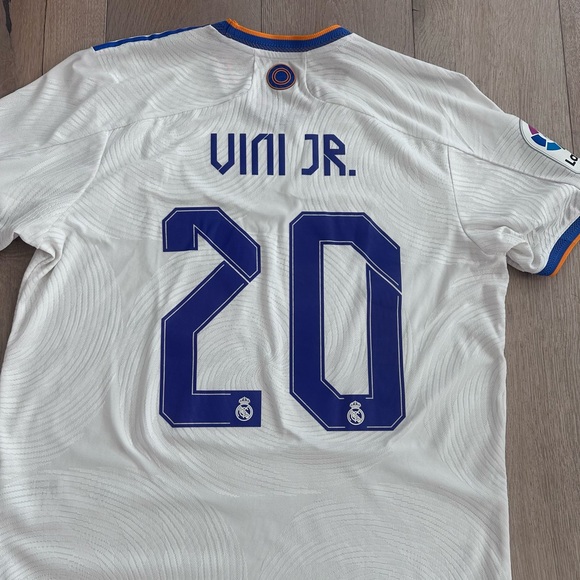 2021-2022 Real Madrid Home La Liga Kit Player Version Vini Jr Size Large - Picture 2 of 7